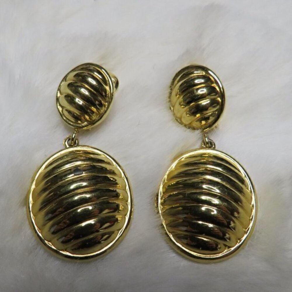 Monet vintage gold‎ tone earrings